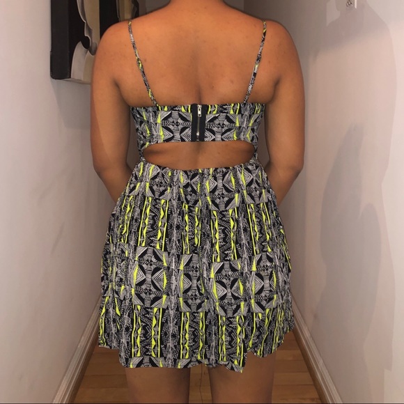 Geometric neon accented dress 💚💚💚 - Picture 2 of 3